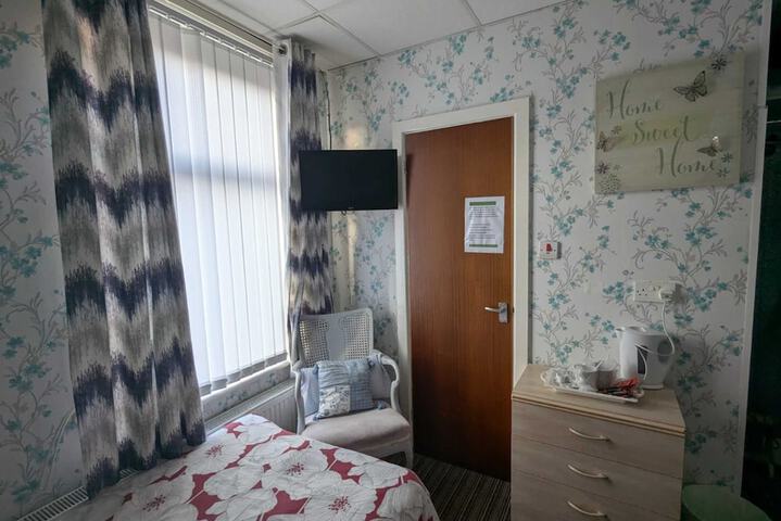 Room 7 of 27
