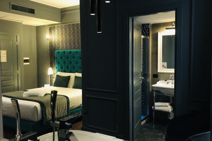 Room 37 of 80