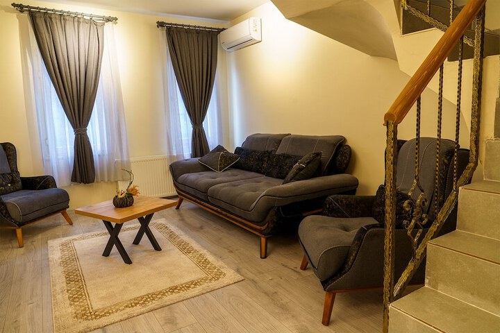 Room 8 of 60
