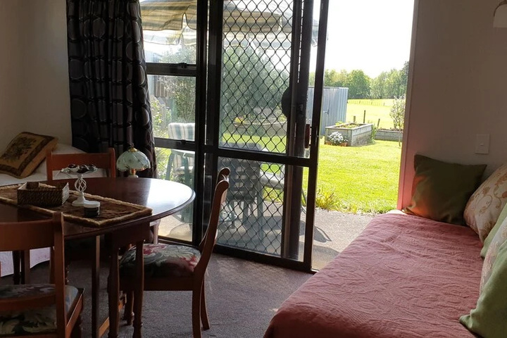 Room 4 of 9