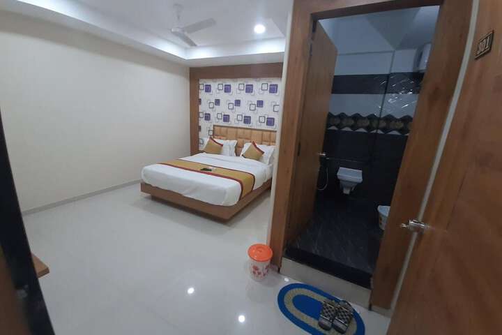 Room 15 of 37