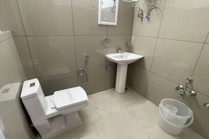 Room 6 of 7