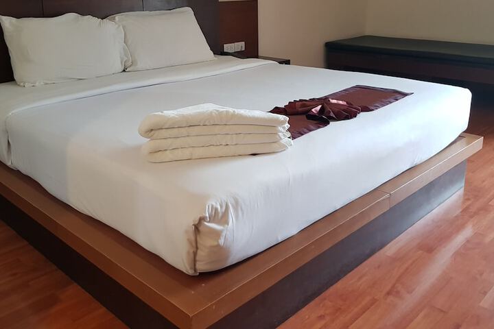 Room 52 of 79