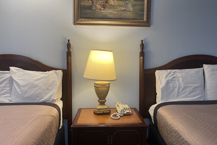 2 Double Beds Accessible (14 of 24)