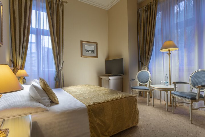 Room 20 of 97