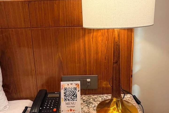 Room 21 of 144