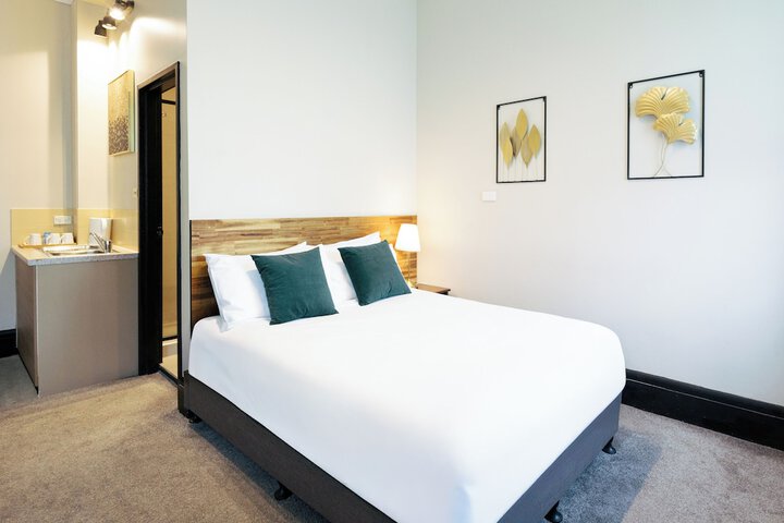 Room 13 of 39