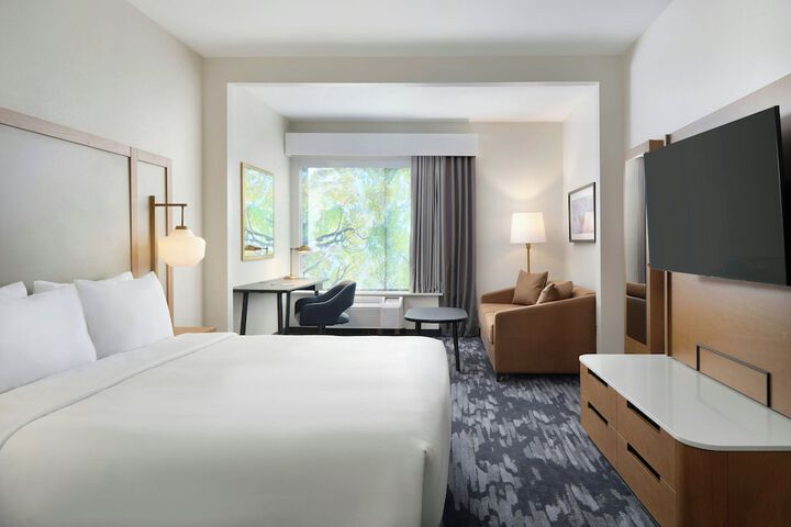 Room 10 of 36