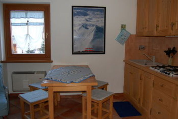 Room 12 of 24