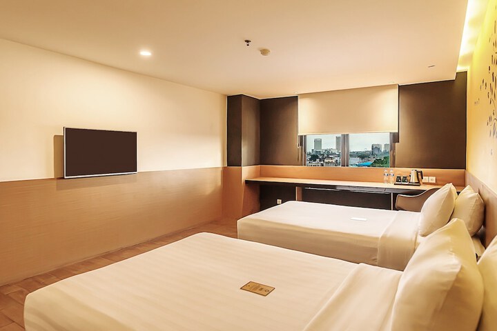 Room 26 of 107