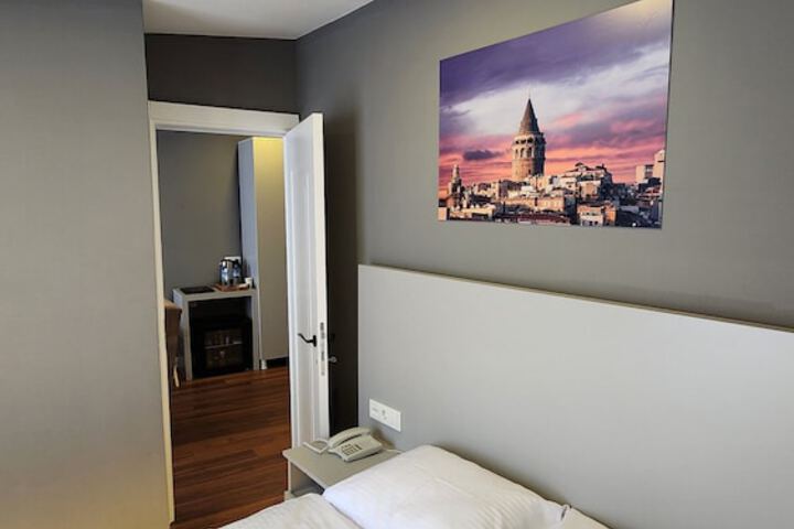 Room 14 of 73