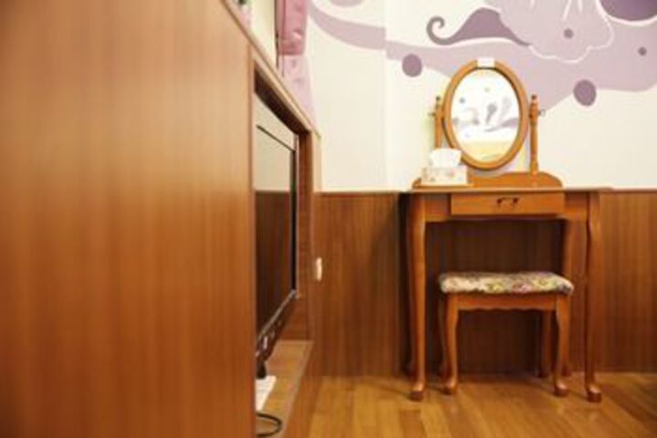 Room 14 of 19