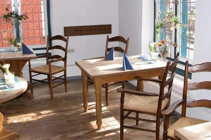 Dining 20 of 44