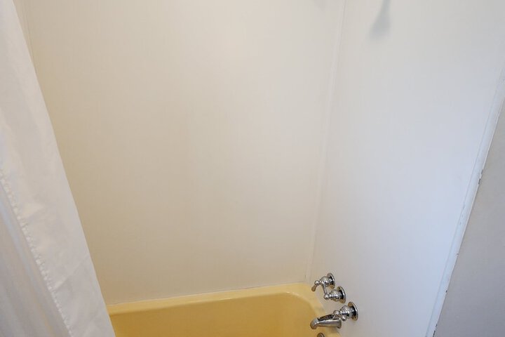 Room 21 of 28