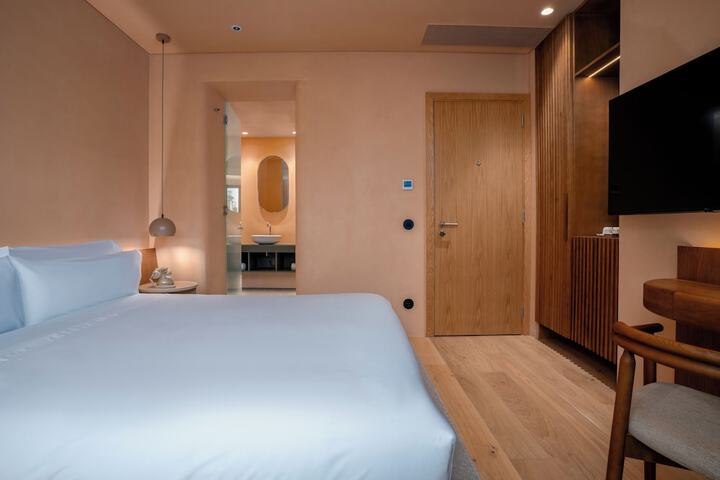 Room 21 of 43