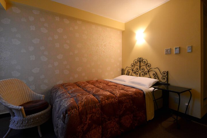 Room 3 of 17