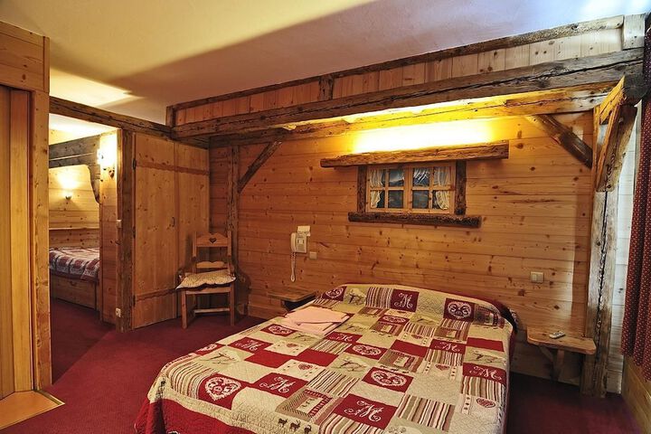 Room 6 of 46