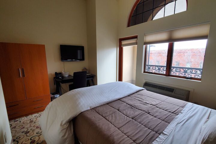 Room 35 of 206