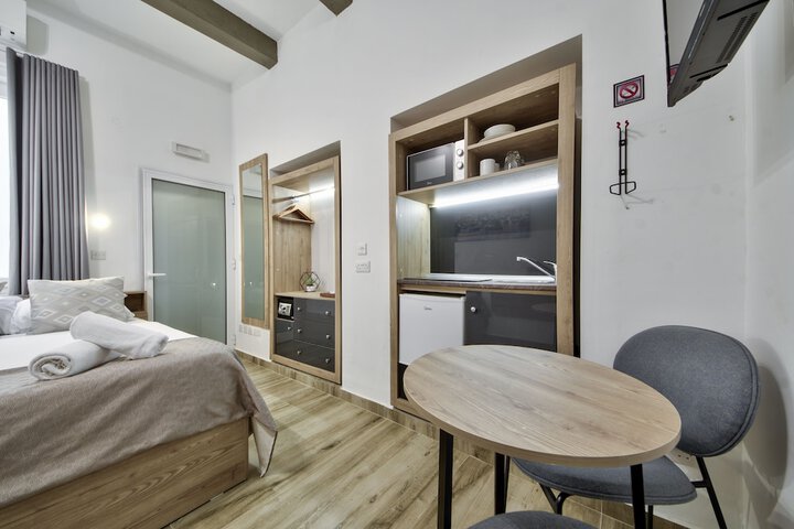 Room 5 of 19