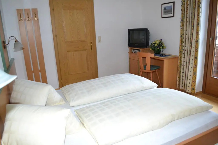 Room 2 of 13
