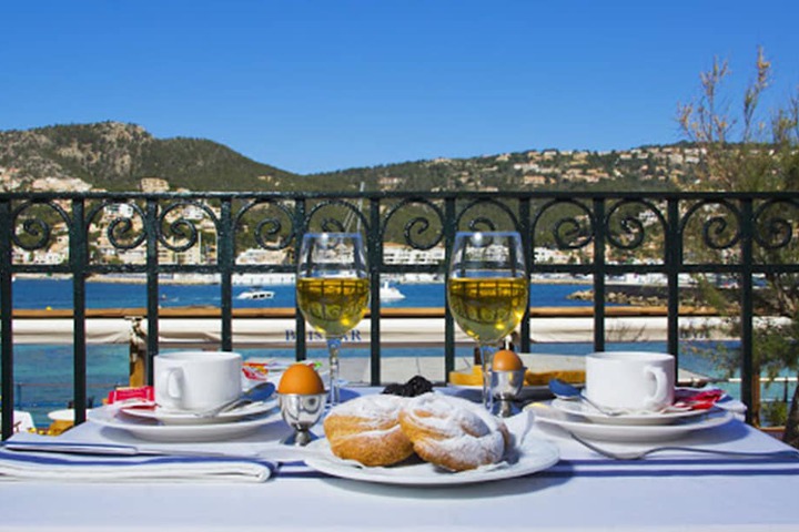 Breakfast area