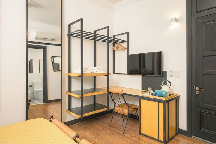 Room 16 of 79