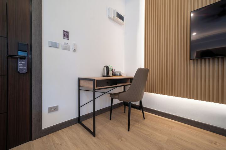 Room 16 of 84