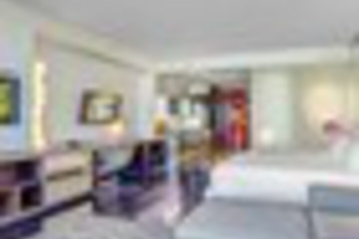 Room 17 of 252