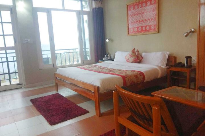 Room 5 of 18