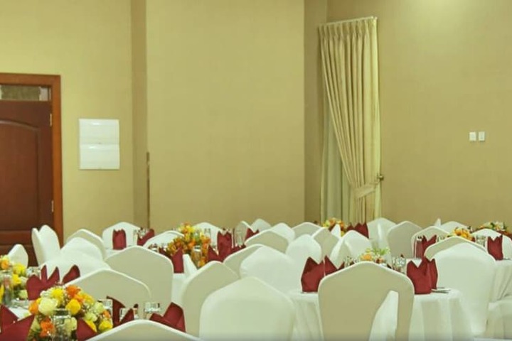 Ballroom/Hall 67 of 71