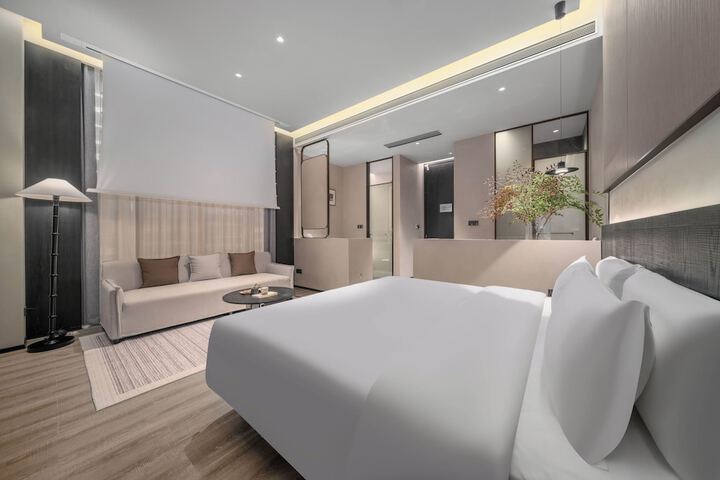 Room 37 of 64