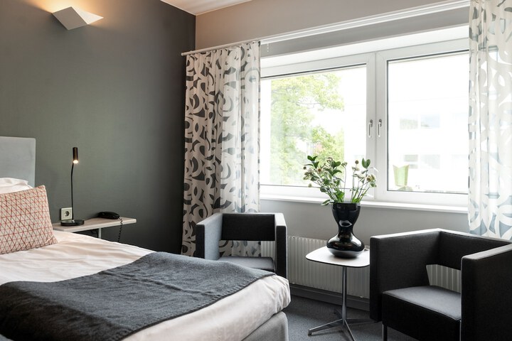 Room 25 of 60