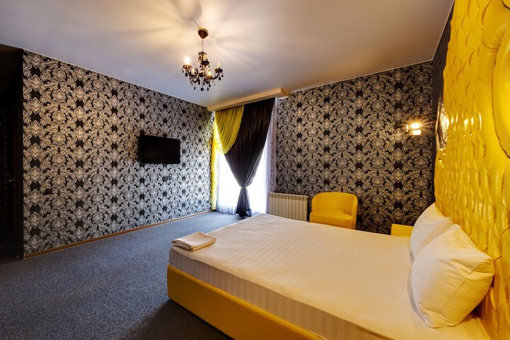 Room 5 of 44