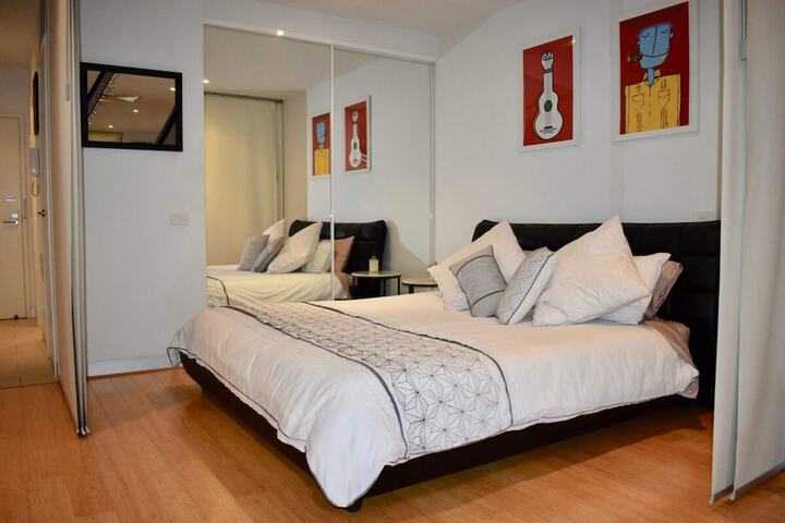 Room 4 of 17