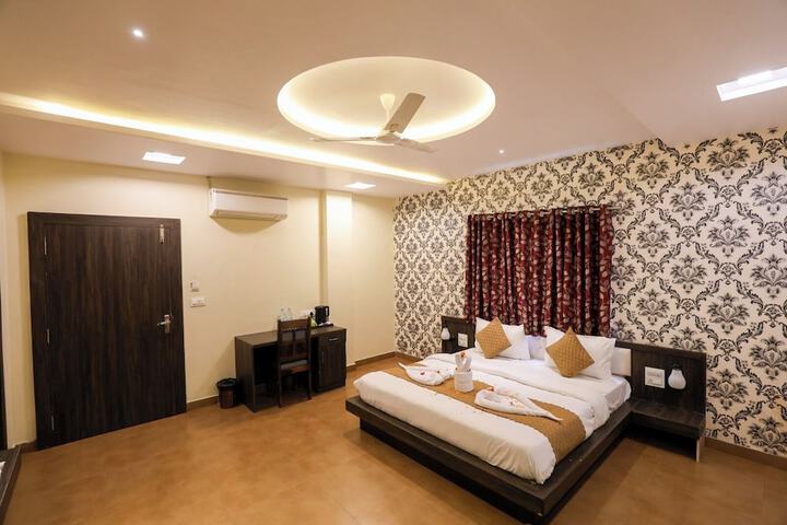 Room 13 of 64