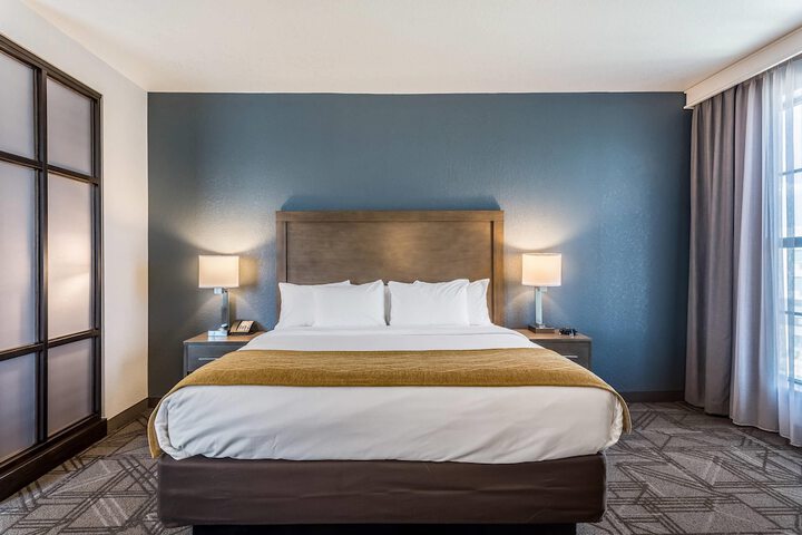 Room 35 of 100