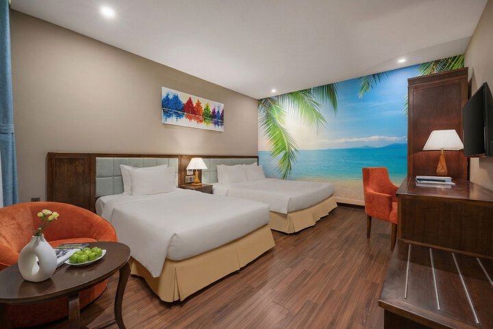 Room 16 of 104