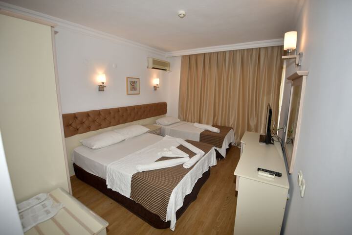 Room 6 of 15