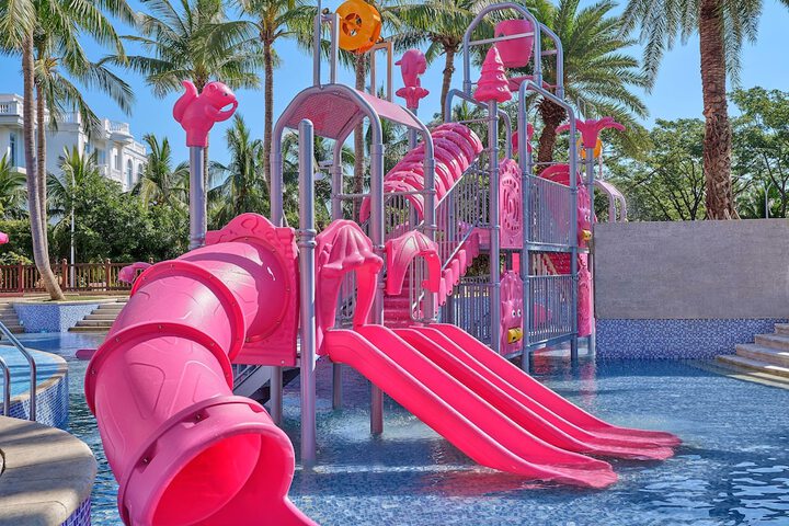 Hotel Pool