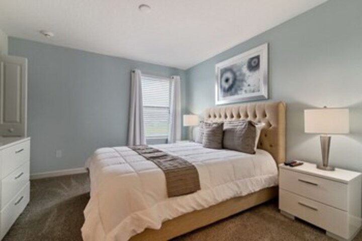 Room 9 of 31