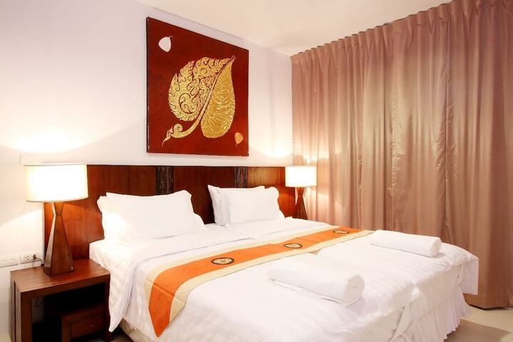 Room 8 of 94