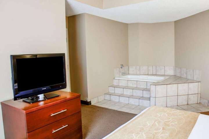 2 Queen Beds Suite (2 of 10)