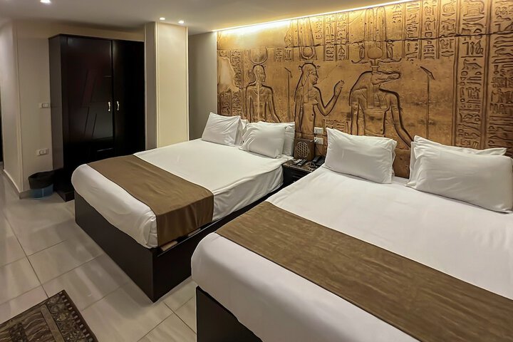 Room 81 of 284