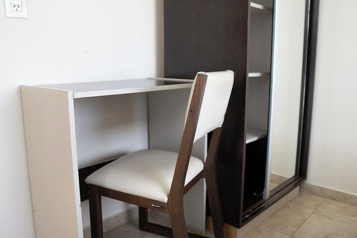 Room 28 of 64