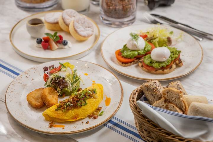 Breakfast/Coffee Service 60 of 78