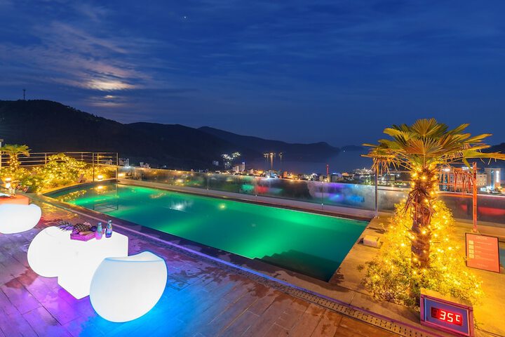 Friemily Pool Villa & Hotel