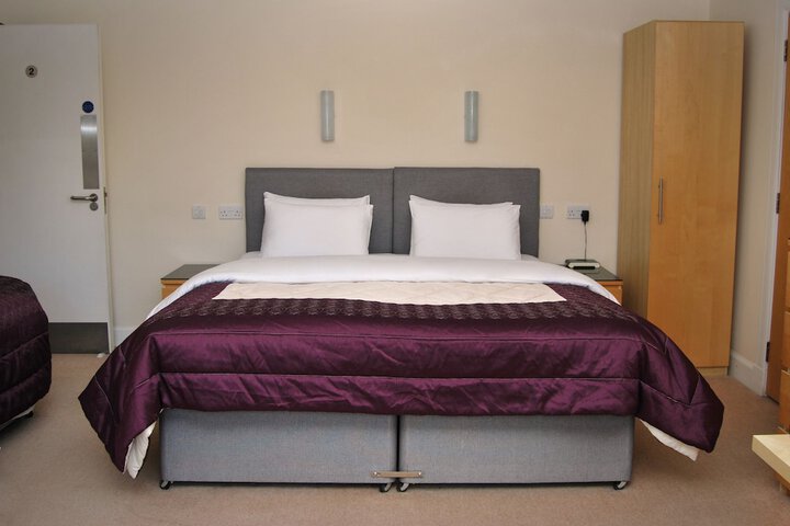 Room 11 of 30