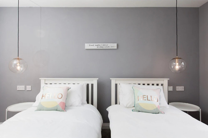 Room 2 of 13
