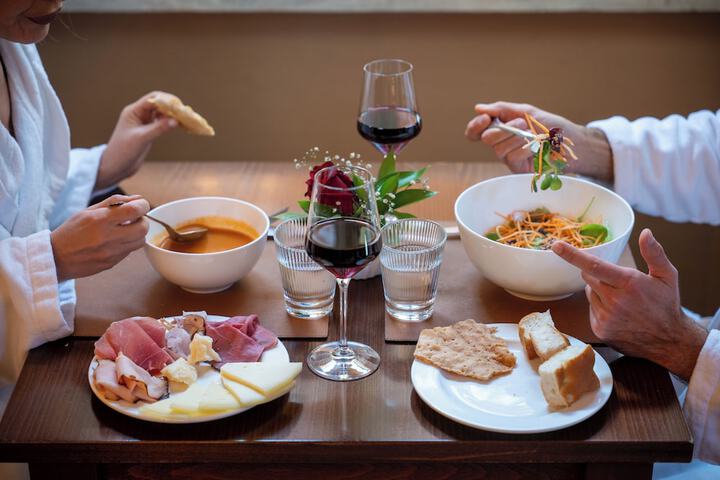 Dining 68 of 87