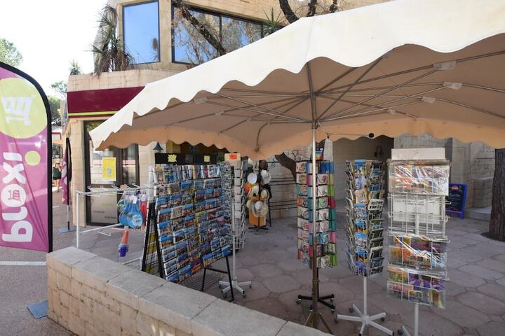 Gift Shop 171 of 182